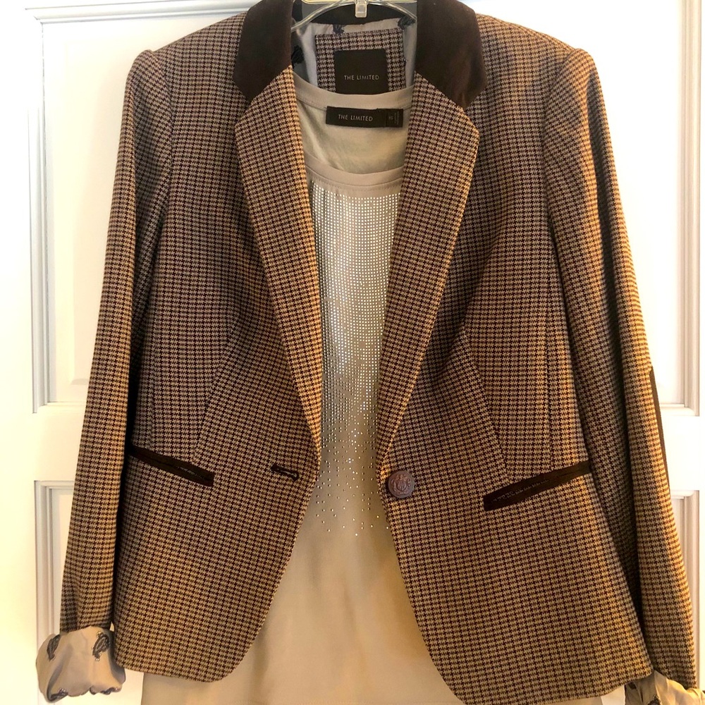 Brown Houndstooth Blazer and Tan Tank